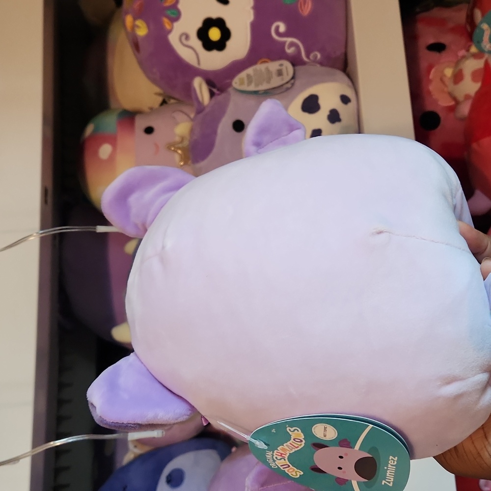 Squishmallow HTF Zumirez Vampire Bat 8” Exclusive - Picture 3 of 3